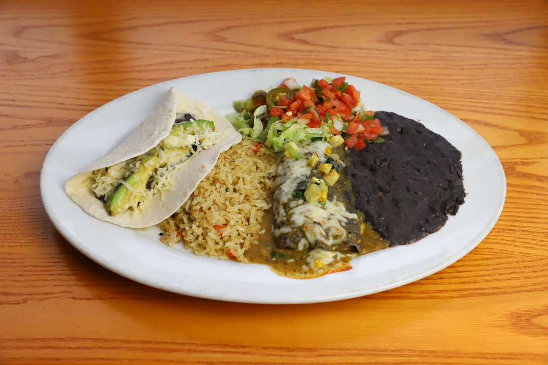 Order Combination Antonio food online from Roja Mexican Grill store, Omaha on bringmethat.com