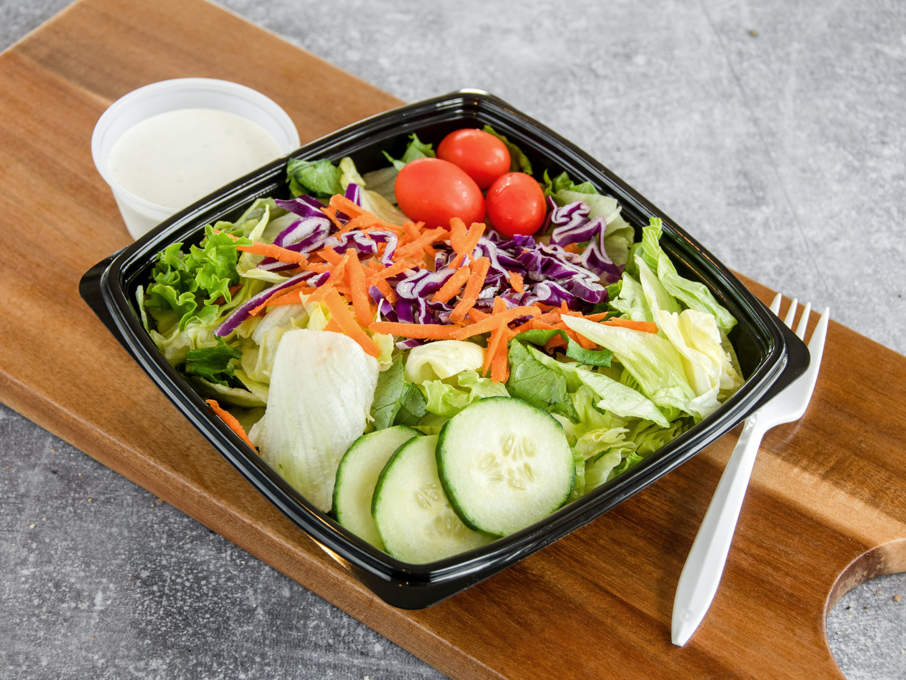 Order Traditional Tossed Salad food online from Breakaway Deli store, Troy on bringmethat.com