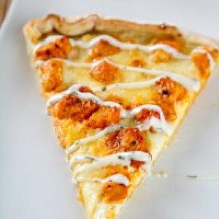 Order Buffalo Chicken Pizza Slice - Slice food online from Junior's Pizza & Subs II store, Boonton on bringmethat.com