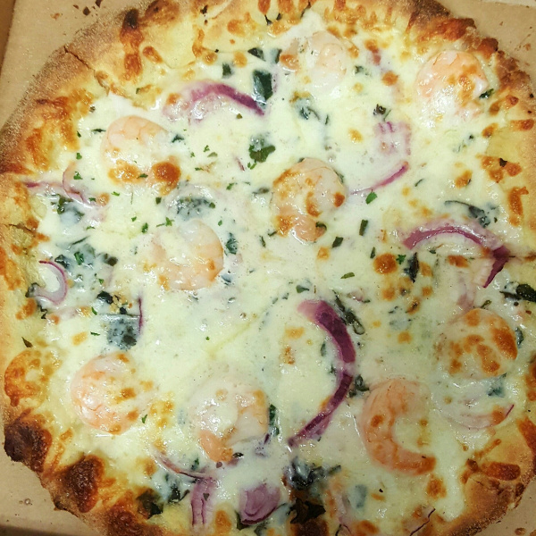 Order Prawn Alfredo Pizza food online from Papa Ray Pizza store, Daly City on bringmethat.com