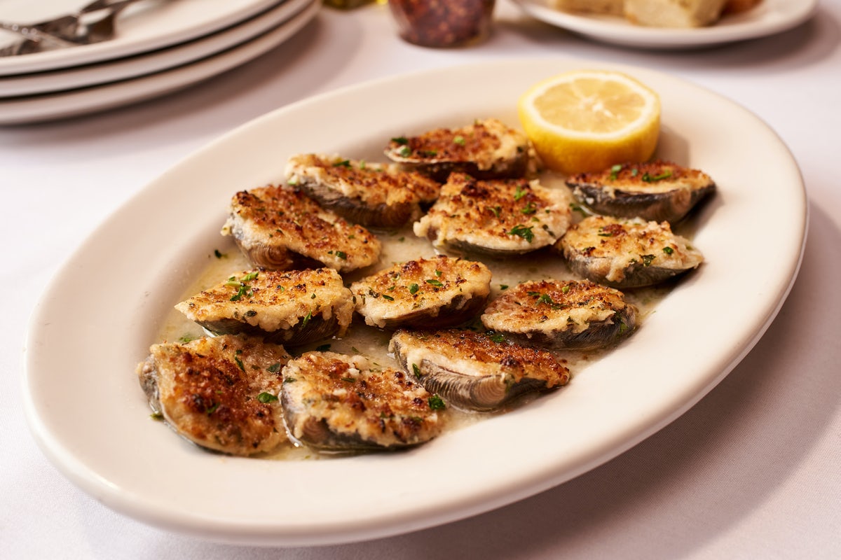 Order Baked Clams food online from Carmine's store, Atlantic City on bringmethat.com