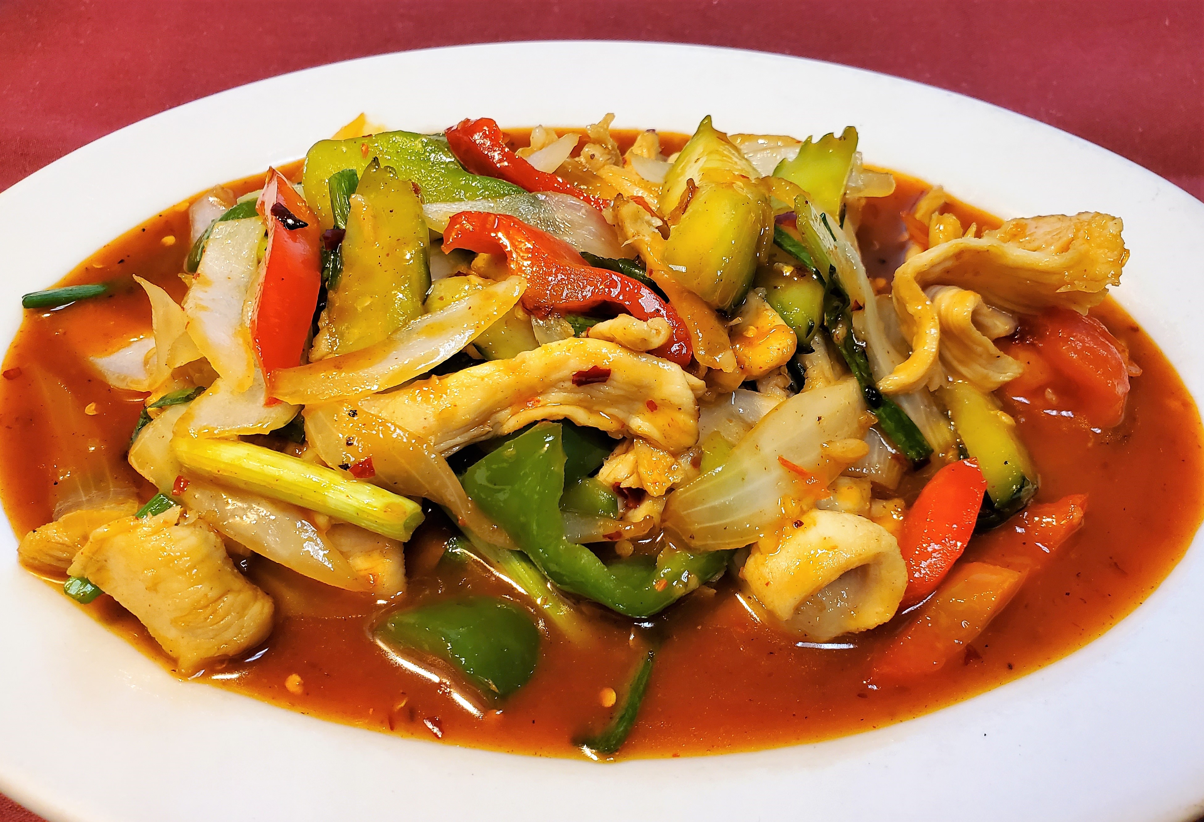 Order Sweet and Sour Priew Varn food online from Sweet Basil Thai Cuisine store, Hurst on bringmethat.com