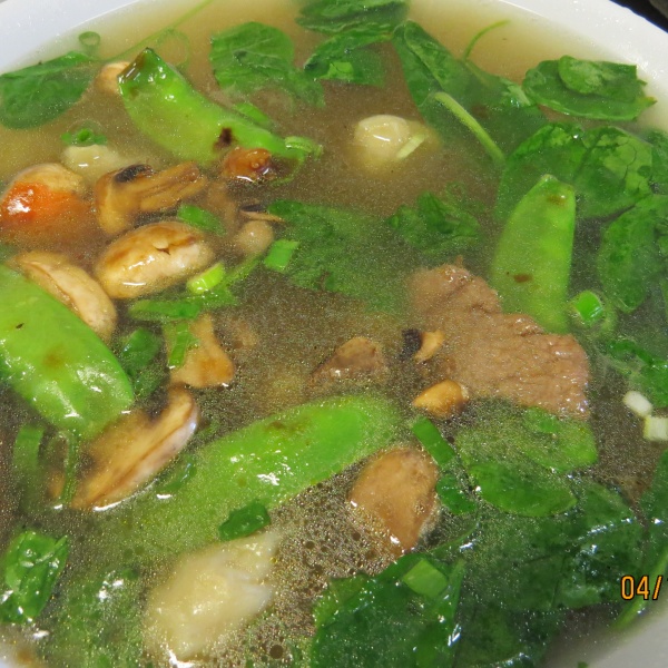 Order B2. War Wonton Soup food online from Golden moon restaurant store, Daly City on bringmethat.com