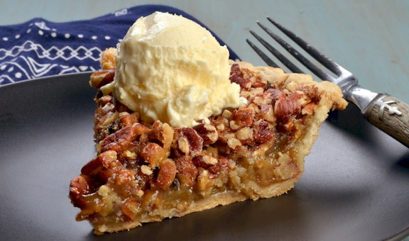 Order Pecan Pie a la Mode food online from Cattlemen's Fort Worth Steak House store, Fort Worth on bringmethat.com