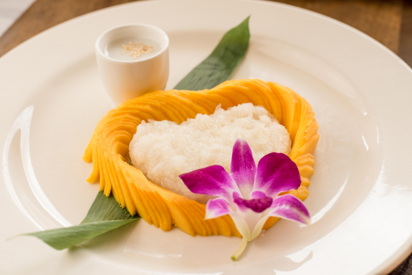 Order Sweet Sticky Rice with Mango food online from Thai Jin store, Houston on bringmethat.com