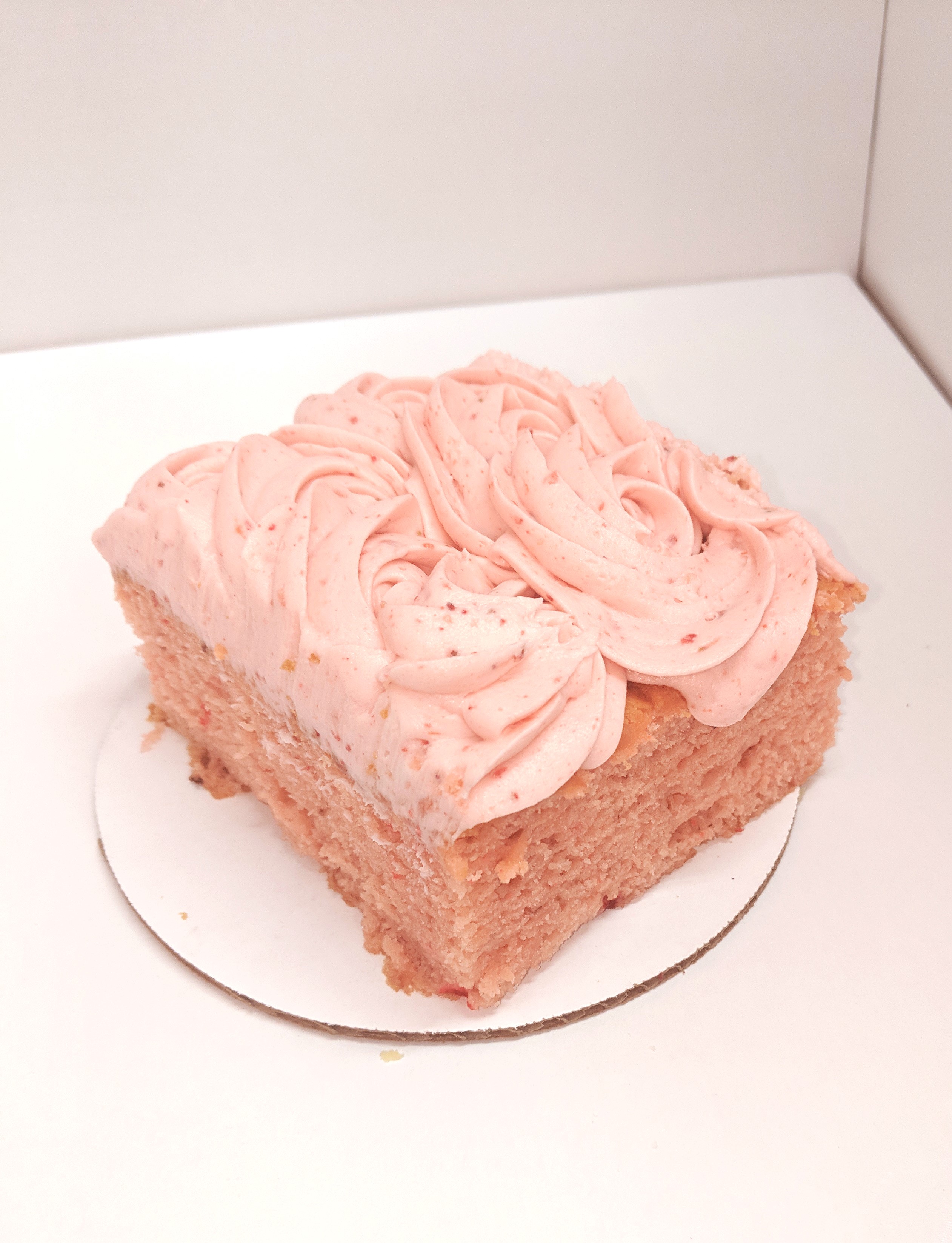 Order Strawberry Cake food online from Rockabilly Bakery And Cafe store, Huntsville on bringmethat.com