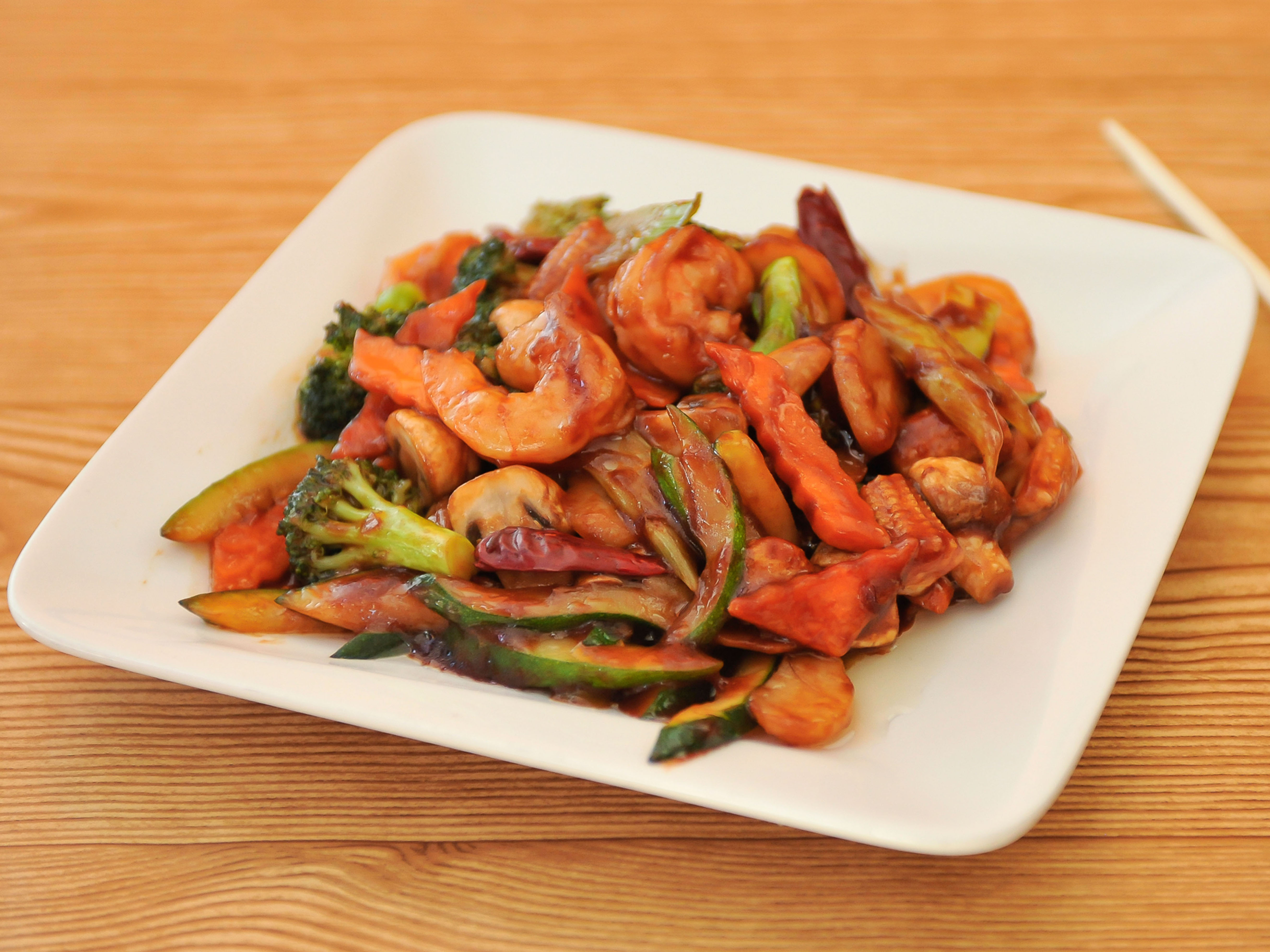Order S10. Quart of Hunan Shrimp food online from Golden Chinese Wok store, Lilburn on bringmethat.com