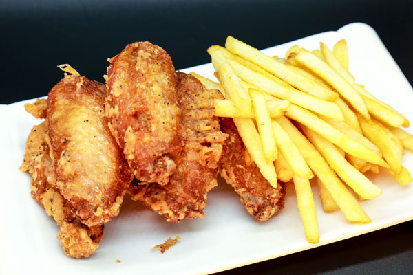 Order Chicken Wings food online from Yaba’s Food & Middle Eastern Grill store, Chicago on bringmethat.com