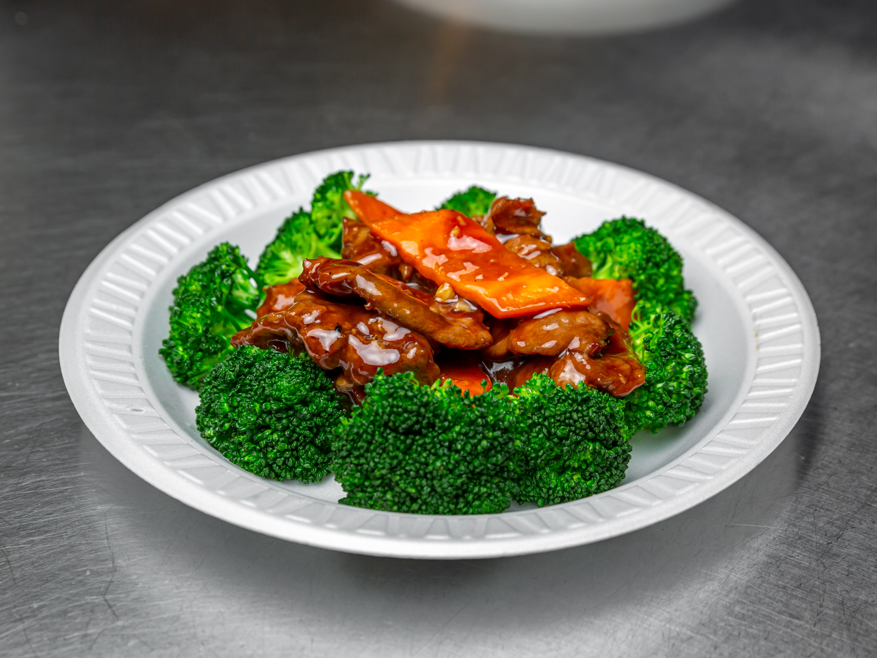 Order 92. Beef with Broccoli food online from Food Wall Chinese Restaurant store, Jamaica Plain on bringmethat.com