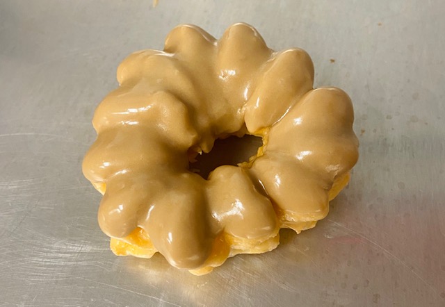Order Maple French Cruller food online from Highland Donuts store, Bakersfield on bringmethat.com