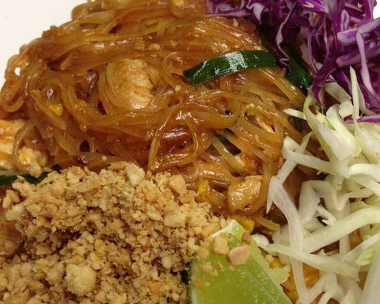 Order Pad Thai food online from Royal Thai store, Chicago on bringmethat.com