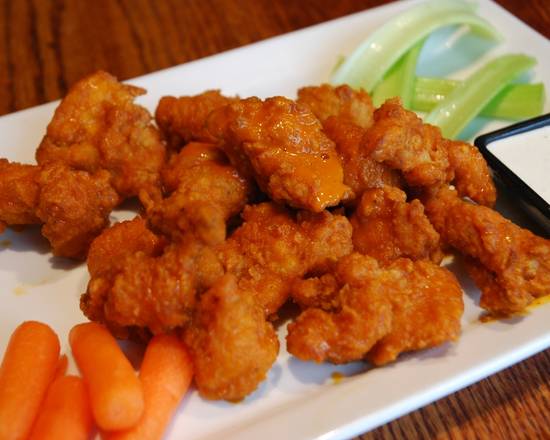 Order BONELESS WINGS food online from Tap House Grill store, Palatine on bringmethat.com