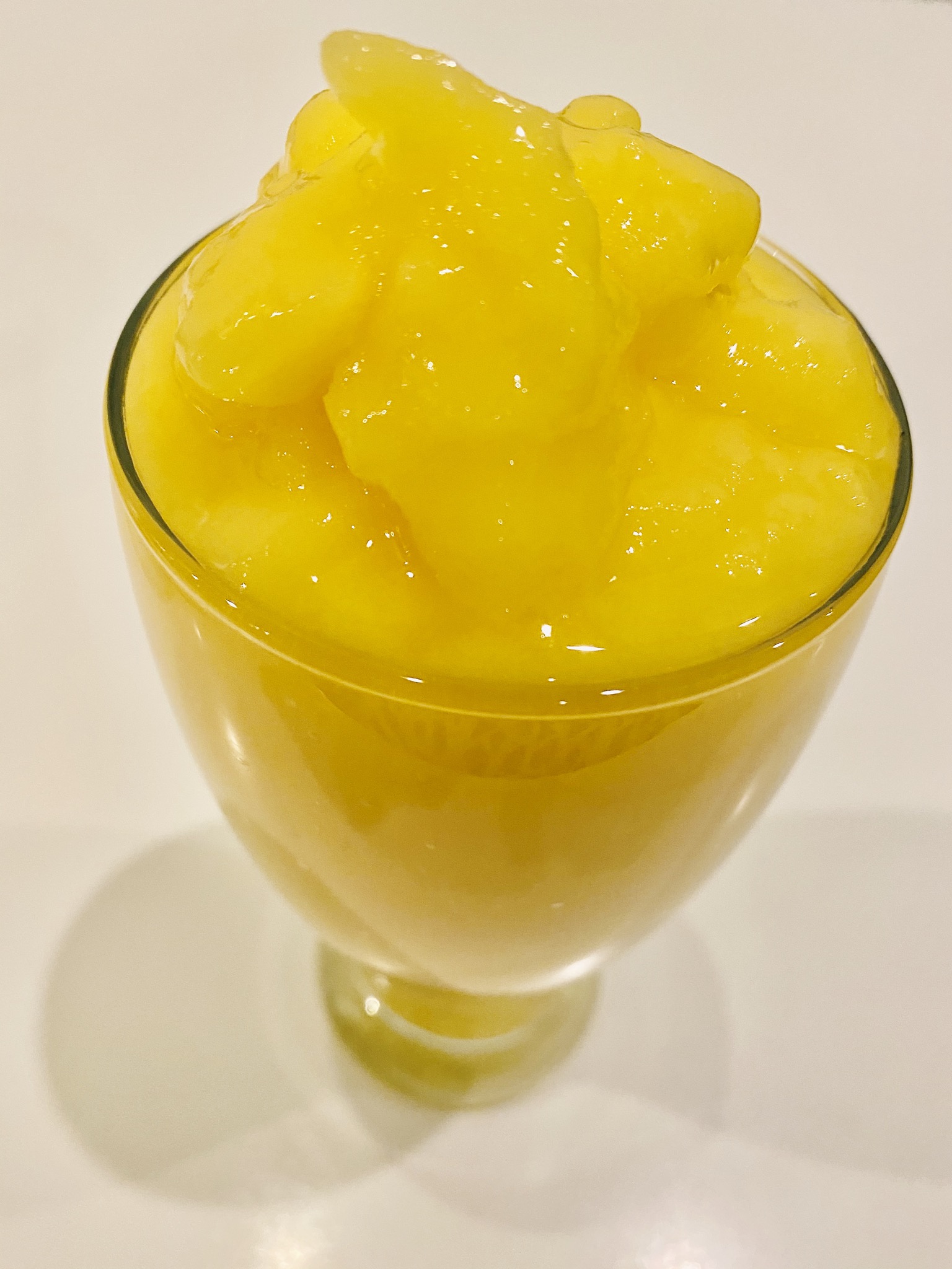 Order Mango Freeze food online from Min Min Asian Cafe store, Chicago on bringmethat.com