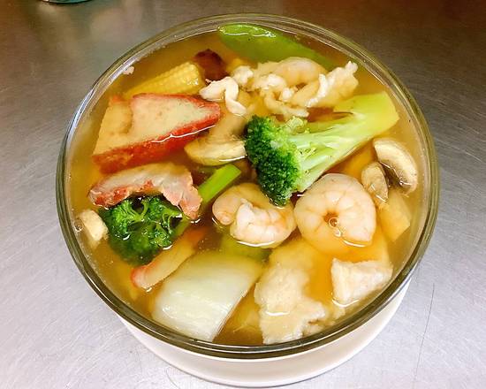 Order House Special Soup 本楼汤 food online from China Dragon store, Anoka on bringmethat.com