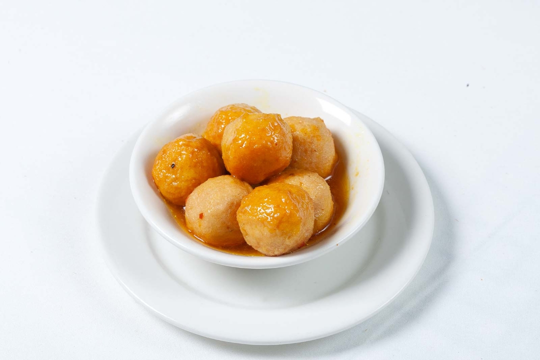 Order Curry Fish Ball 咖喱魚蛋 food online from Furama store, Chicago on bringmethat.com