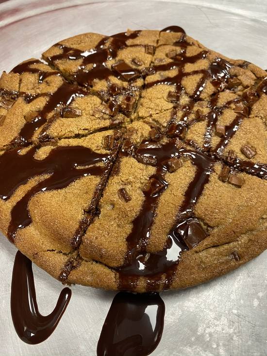 Order Jumbo Chocolate Chip Cookie food online from Mac Pizza & Wings store, Richmond on bringmethat.com