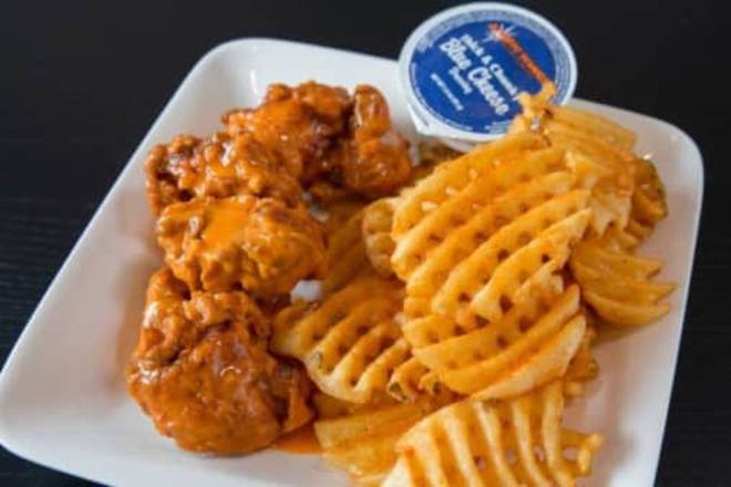 Order 10pc Boneless  Combo food online from Atomic Wings store, New York on bringmethat.com