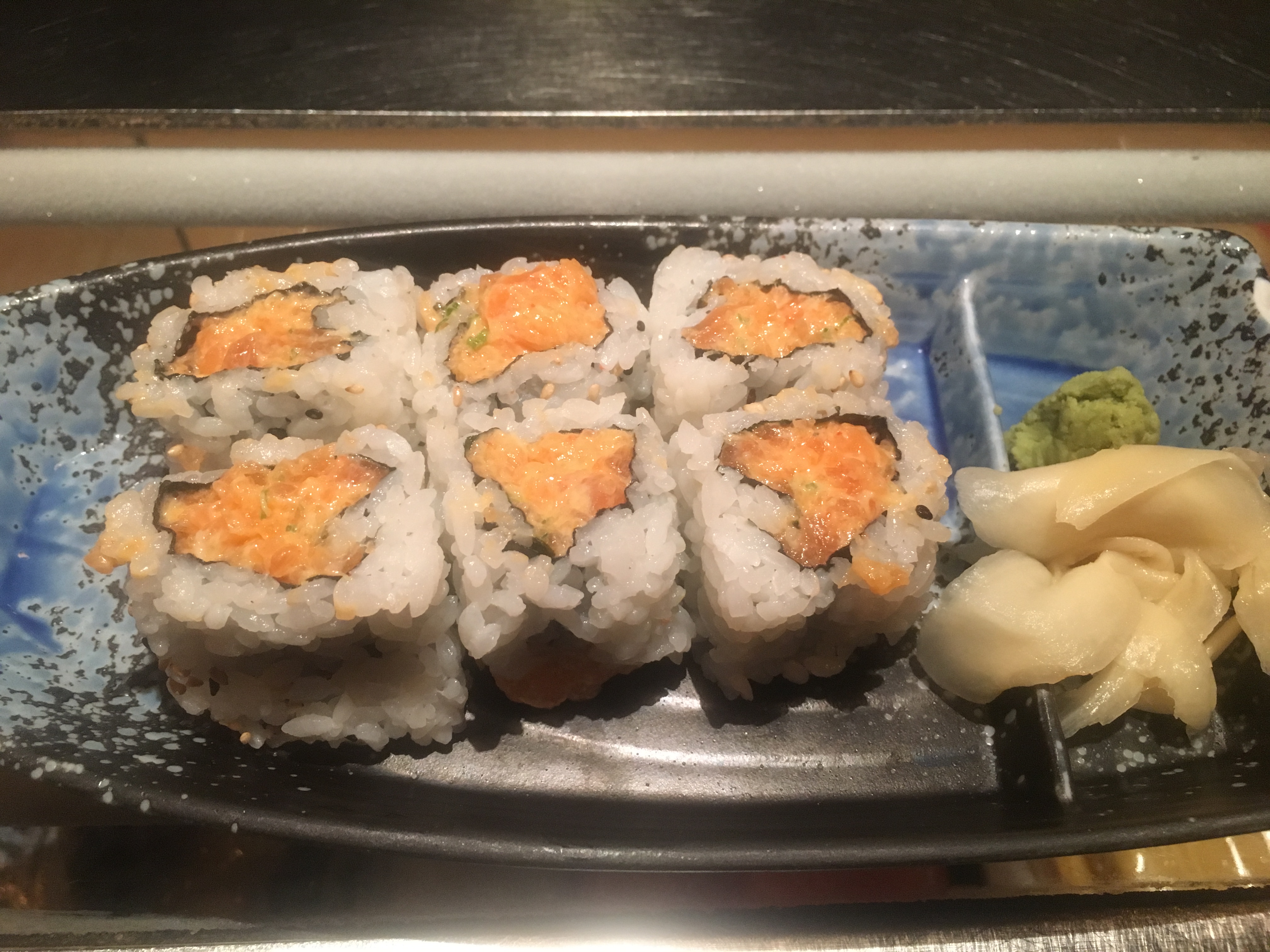 Order Spicy Salmon Roll food online from Yama Sushi store, New York on bringmethat.com