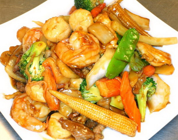 Order S1. Happy Family food online from Great Taste Chinese Restaurant store, CLEVELAND on bringmethat.com