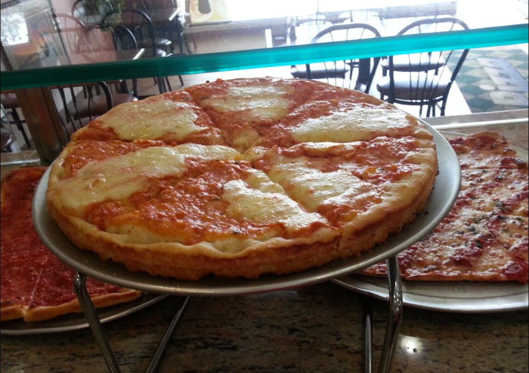 Order Pan Vodka Pizza - 14" (6 Slices) food online from Taste of Italy store, Avenel on bringmethat.com