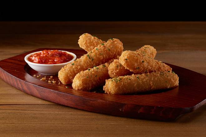Order Mozzarella Sticks food online from Ruby Tuesday store, Americus on bringmethat.com