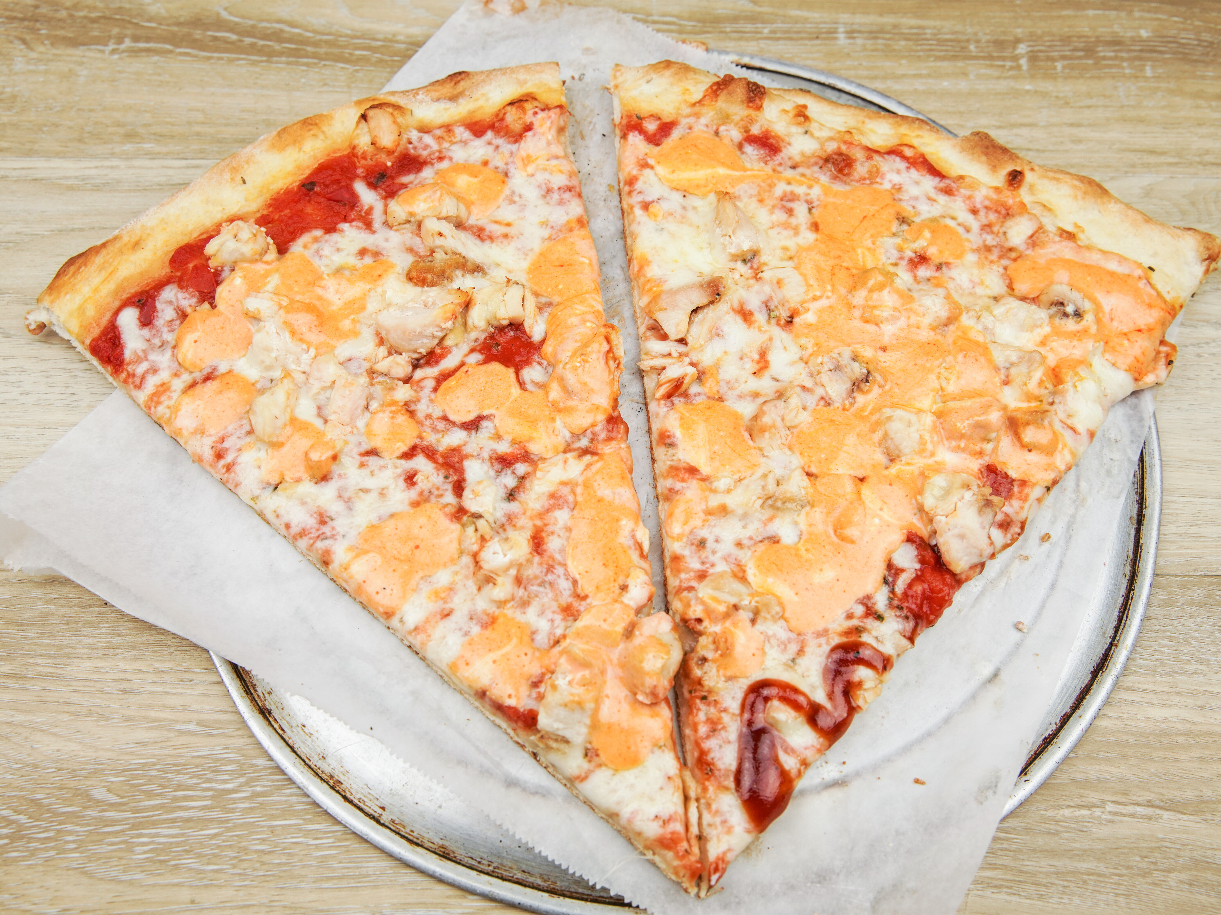 Order Buffalo Chicken Pizza food online from Bronx Pie Pizza store, Poughkeepsie on bringmethat.com
