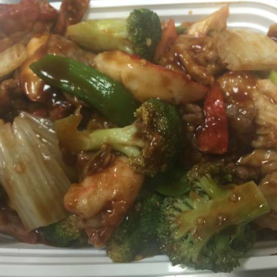 Order Happy Family  food online from China King store, St. Louis on bringmethat.com