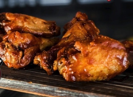 Order Mr Brews Wings  food online from Mr Brews Taphouse store, Madison on bringmethat.com