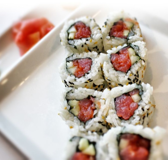 Order Spicy Tuna Roll food online from Akira Sushi store, Clackamas on bringmethat.com