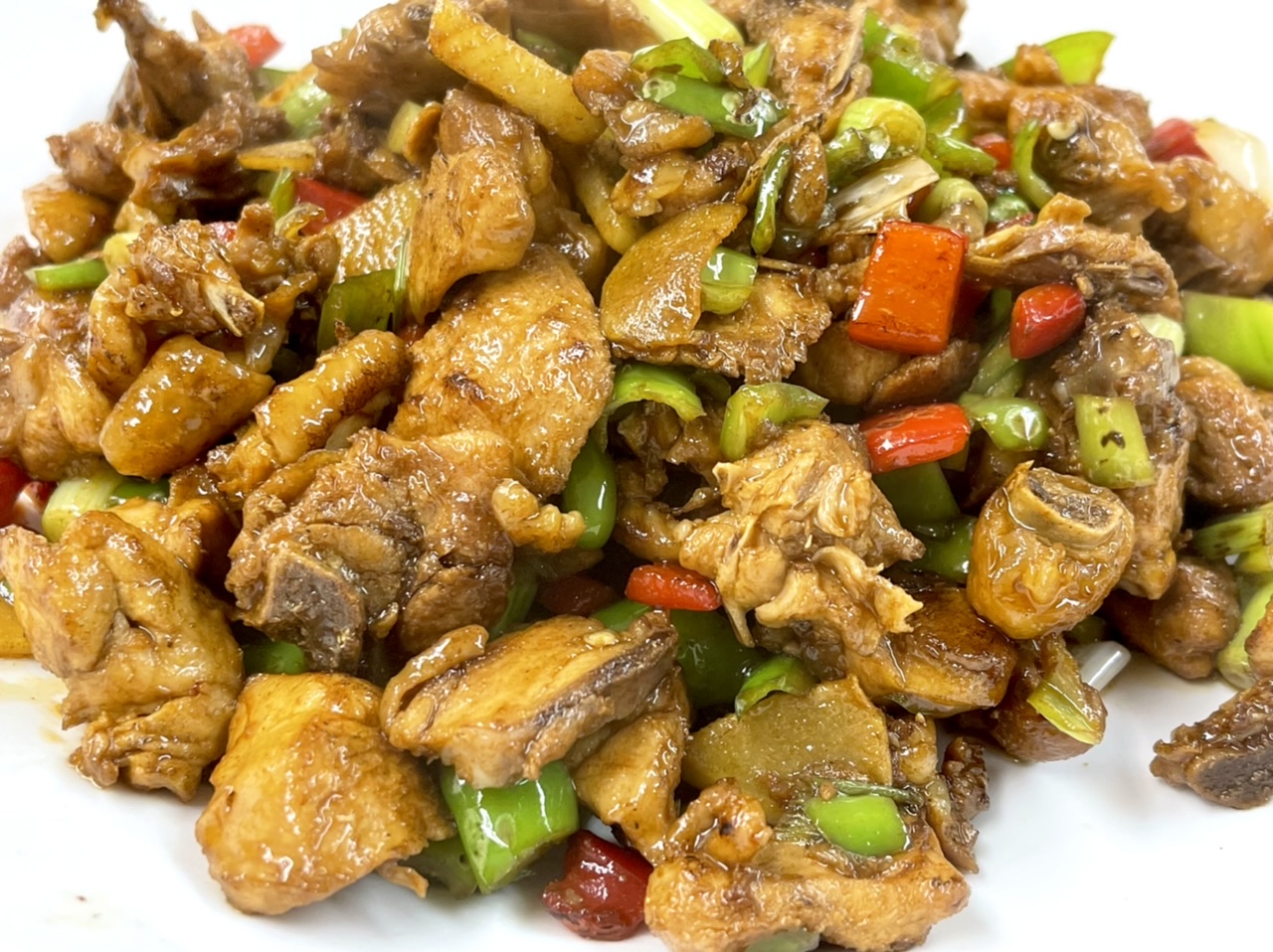 Order +SP17 Cage Free Chicken with Chili & Ginger 老薑爆士雞 food online from Land Of Plenty store, New York on bringmethat.com