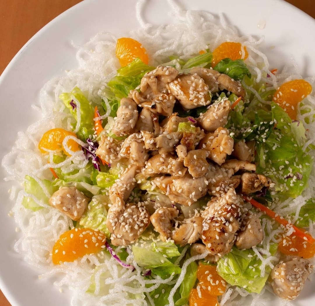 Order Chinese Chicken Salad food online from Hot Wings Cafe store, Pasadena on bringmethat.com