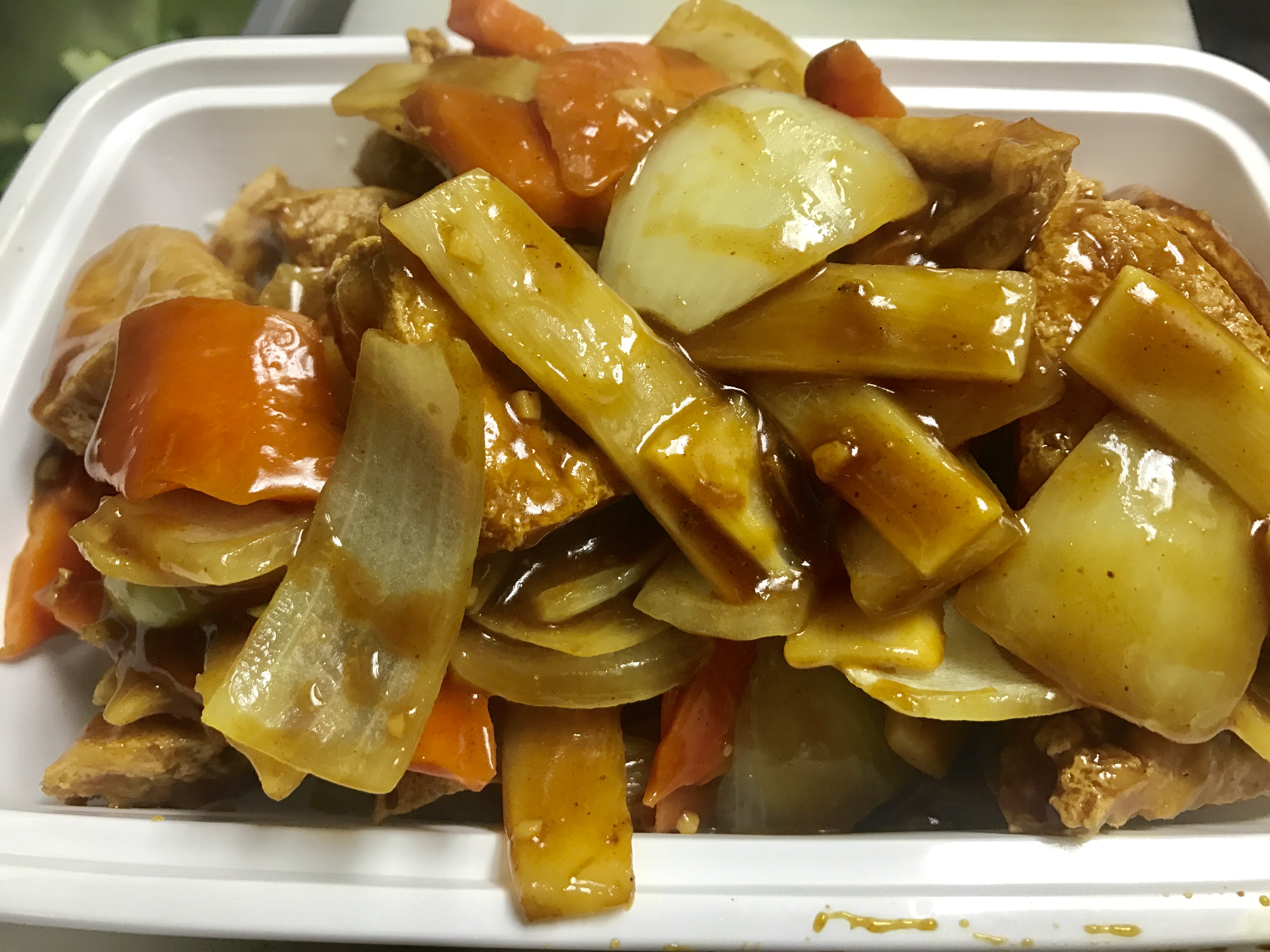 Order 28. Curry Chicken food online from Empress Garden store, Philadelphia on bringmethat.com