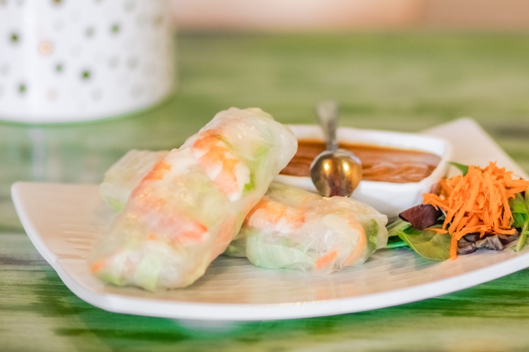 Order Fresh Rolls food online from Family Thais Asian Bistro store, Dallas on bringmethat.com