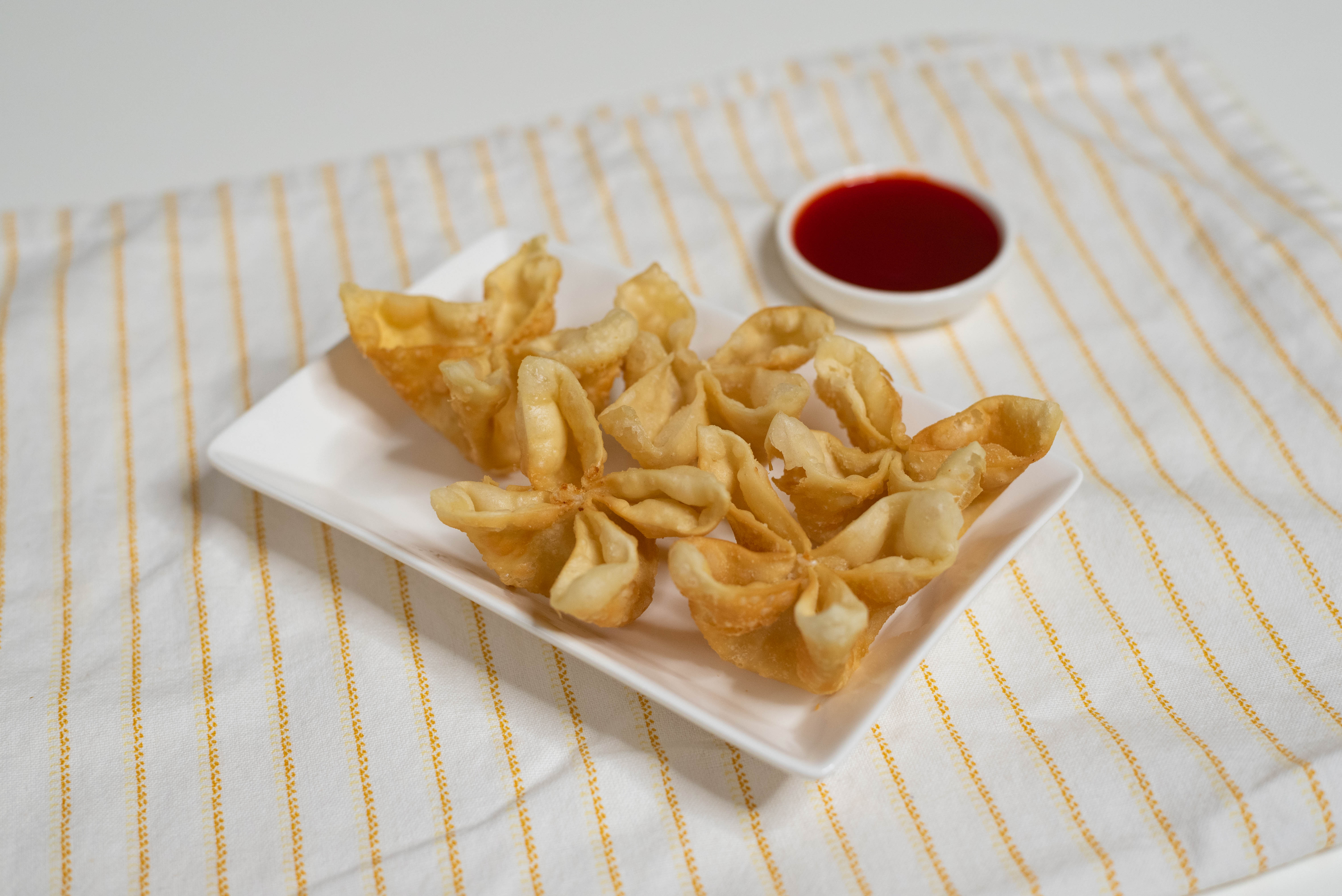 Order Cream Cheese Rangoon food online from Louie Chinese Cuisine store, Los Angeles on bringmethat.com
