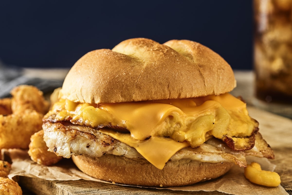 Order S'MAC & CHEESE GRILLED CHICKEN SANDWICH food online from Smashburger store, Nanuet on bringmethat.com
