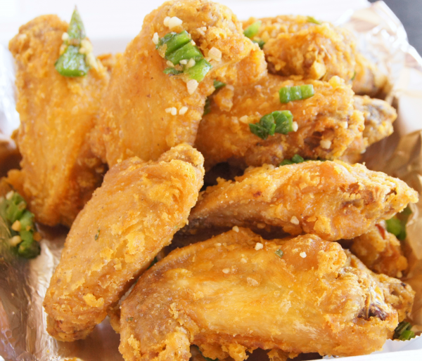 Order 6A.  Spicy Salty and Crispy Chicken Wings food online from Chef Ming's Kitchen store, Beverly Hills on bringmethat.com