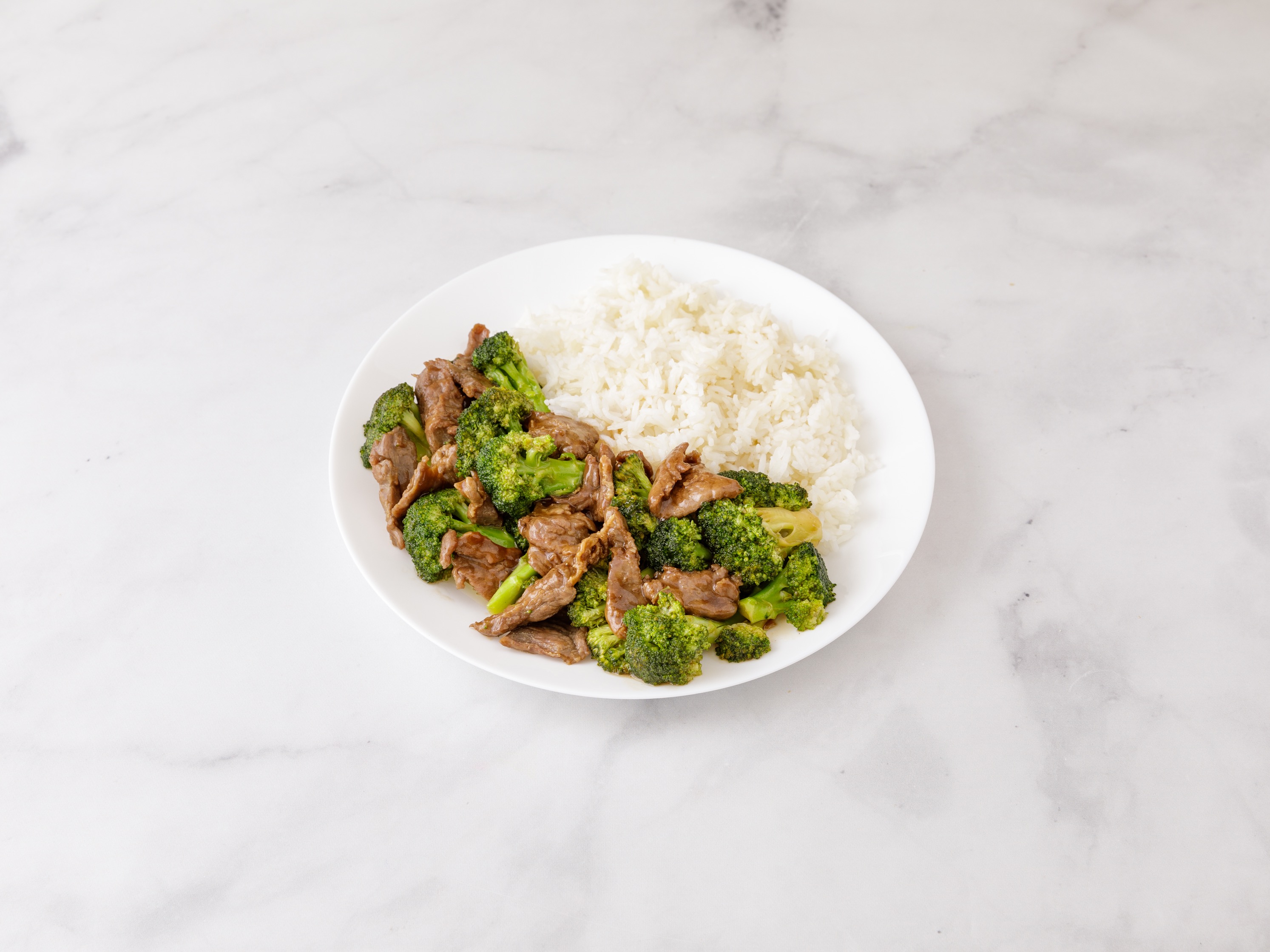 Order 96. Beef with Broccoli food online from Jade Lee Kitchen store, Ridgefield Park on bringmethat.com