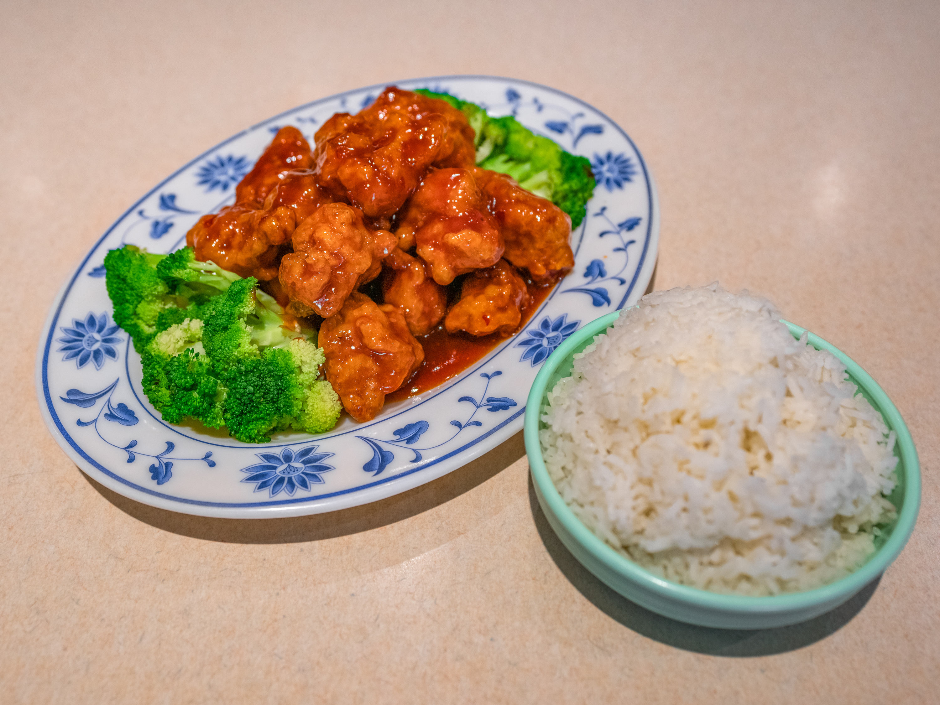 Order CS2. General Tso's Chicken food online from Golden Bowl store, Upper Marlboro on bringmethat.com