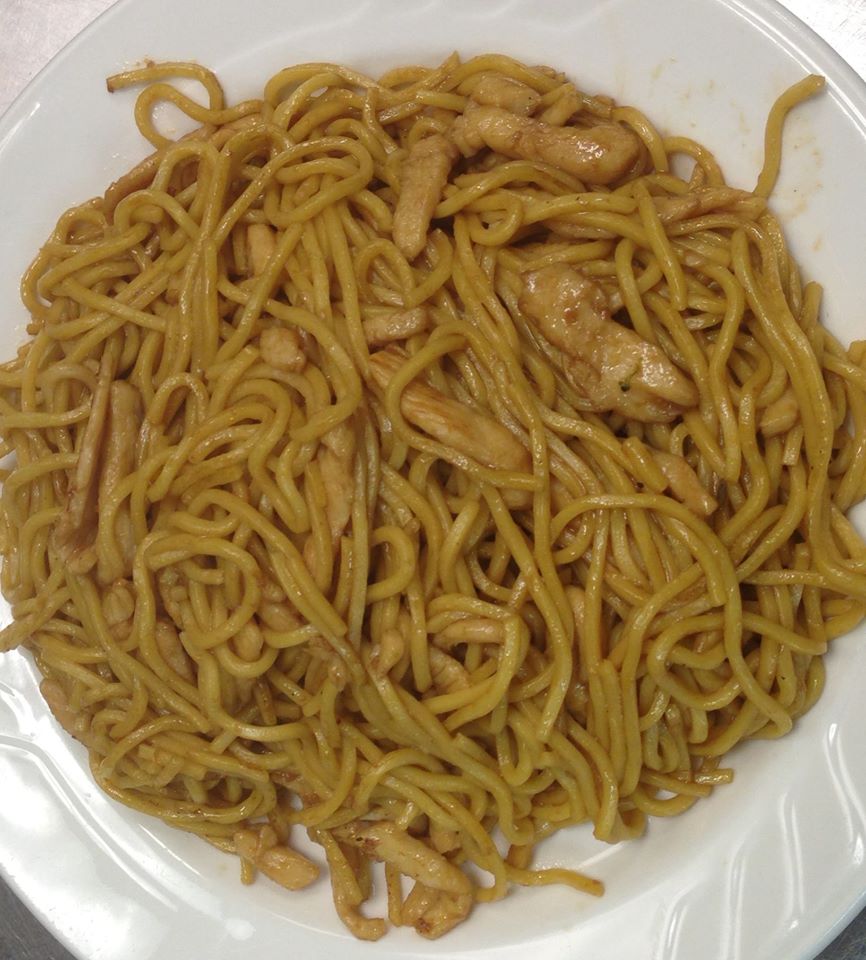 Order 41. Chicken Lo Mein food online from Gourmet House store, Michigan City on bringmethat.com