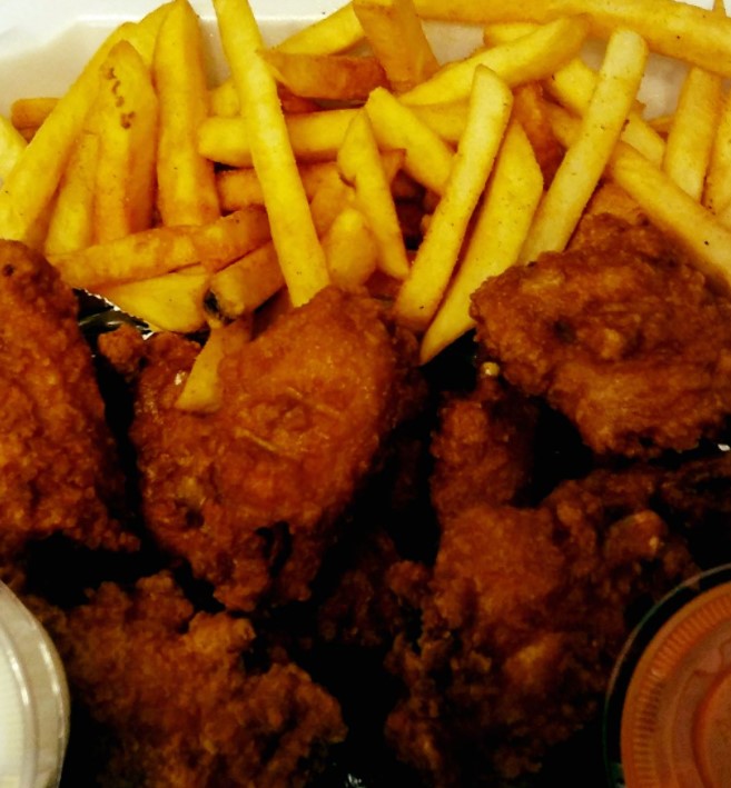 Order Chicken Wings Combo 8 pc food online from Jerusalem Pizza & Grill store, Columbus on bringmethat.com