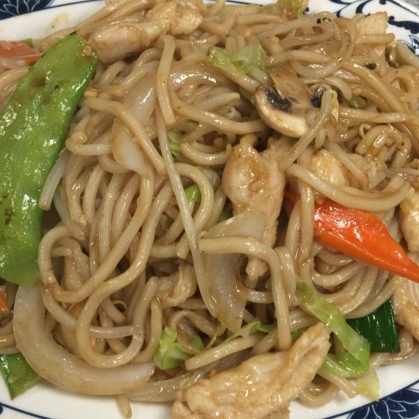 Order Chicken Lo Mein food online from Big Wa Chinese Restaurant store, Tempe on bringmethat.com
