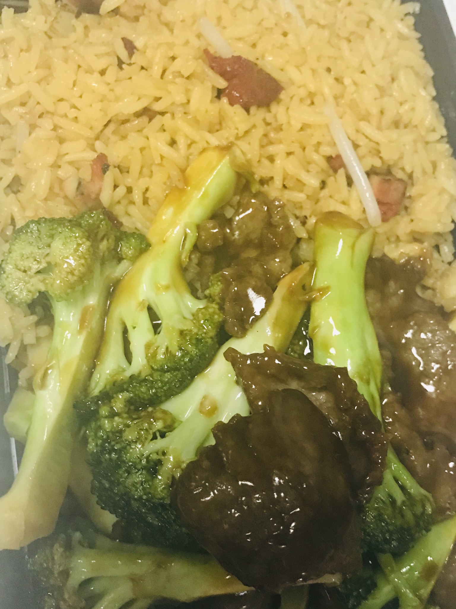 Order Beef with Broccoli Combination Plate food online from Ye Garden store, Glendale on bringmethat.com