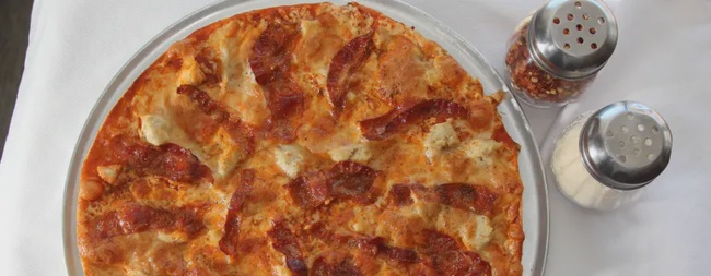 Order Buffalo Chicken Pizza food online from Cecil Whittaker Pizzeria store, Ballwin on bringmethat.com