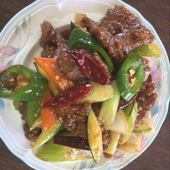 Order Spicy Beef  food online from Lucky Wok Chinese Food store, Ontario on bringmethat.com