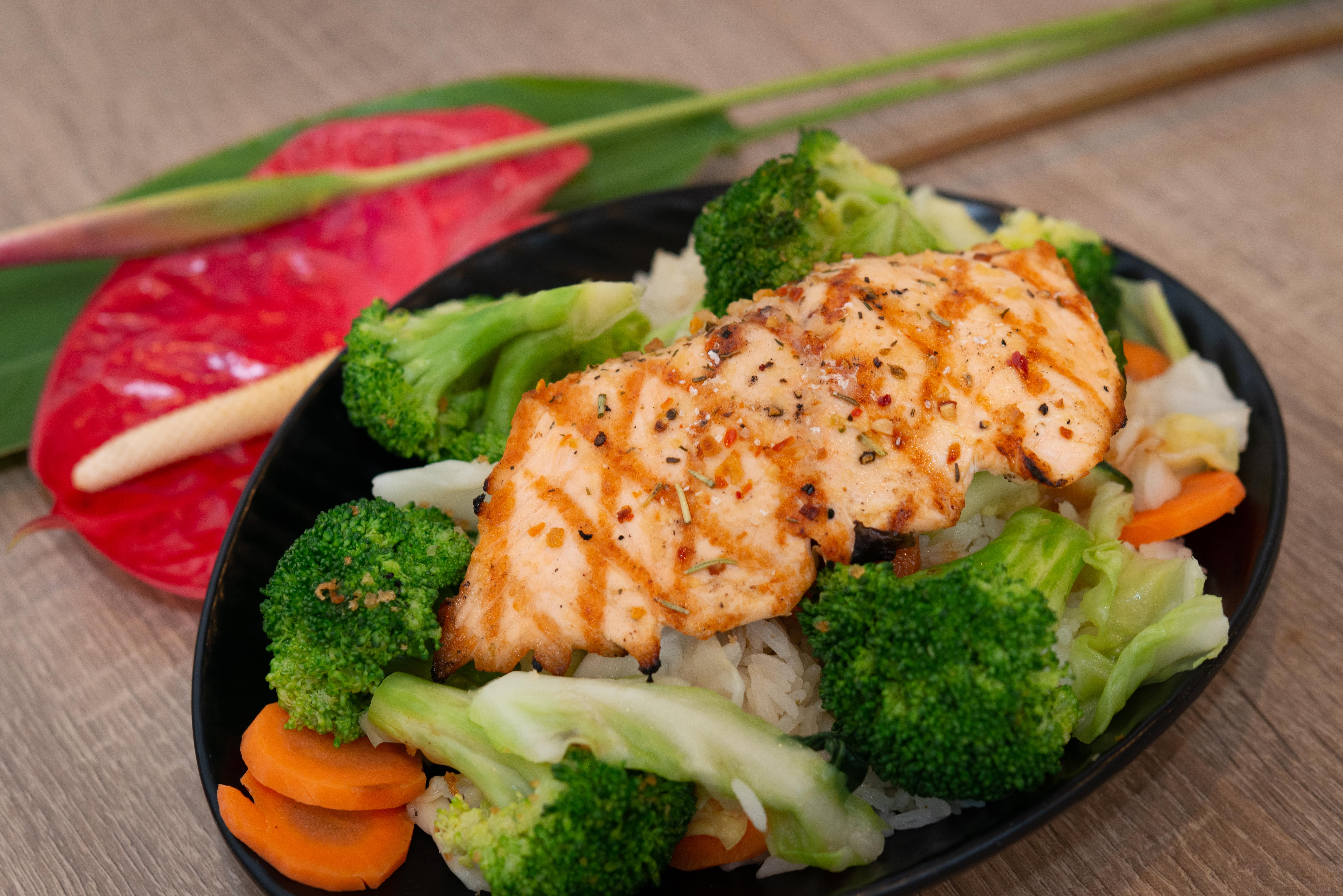 Order Salmon Bowl food online from Fish's Wild store, San Jose on bringmethat.com