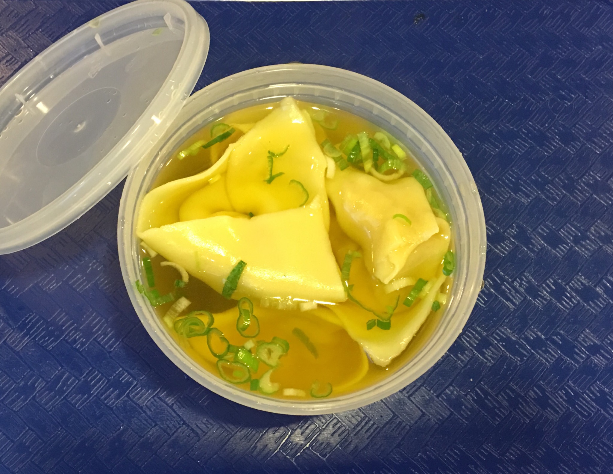 Order SP3. Wonton Soup food online from Tian Asian Express store, East Brunswick on bringmethat.com