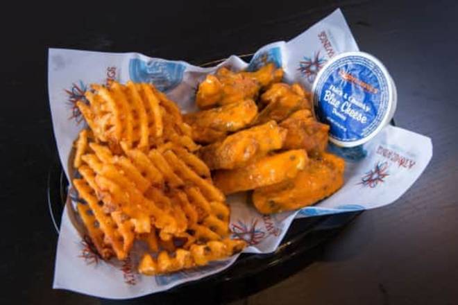 Order Buffalo Wings 5pc food online from Atomic Wings store, New York on bringmethat.com
