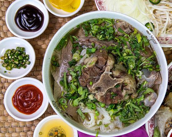 Order SP1 Pho420 Special Pho(Oxtail, Brisket, Flank, Soft Tendon, and Beef Tripe)  food online from Pho420saigon store, Palisades Park on bringmethat.com