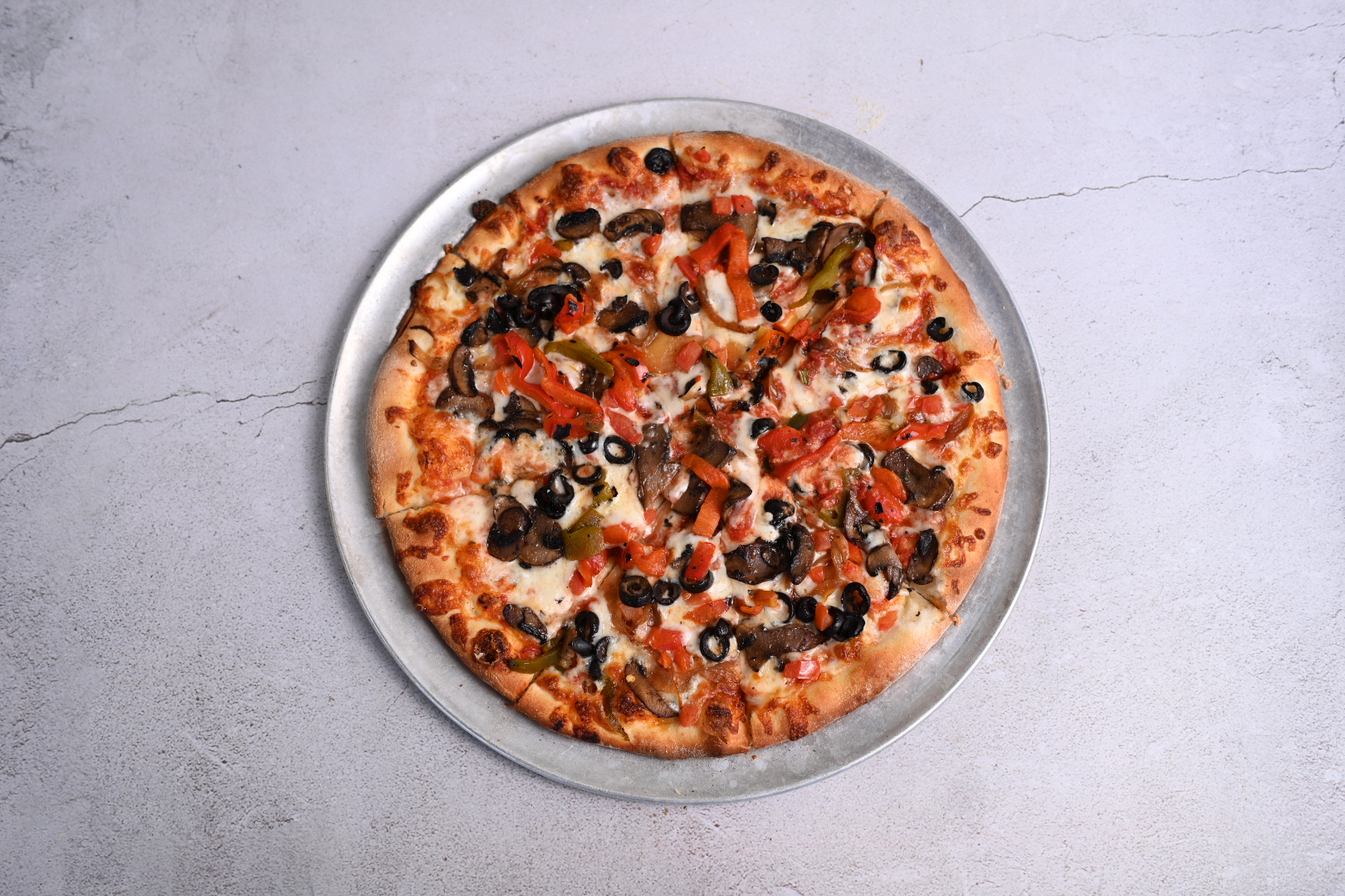 Order Vegetarian Pizza food online from Maria's Italian Kitchen store, Woodland Hills on bringmethat.com