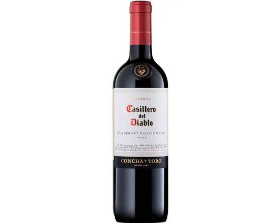 Order Casillero Del Diablo Cabernet Sauvignon, 750mL wine (13.50% ABV) food online from NEWBRIDGE WINES & SPIRITS CORP store, Levittown on bringmethat.com